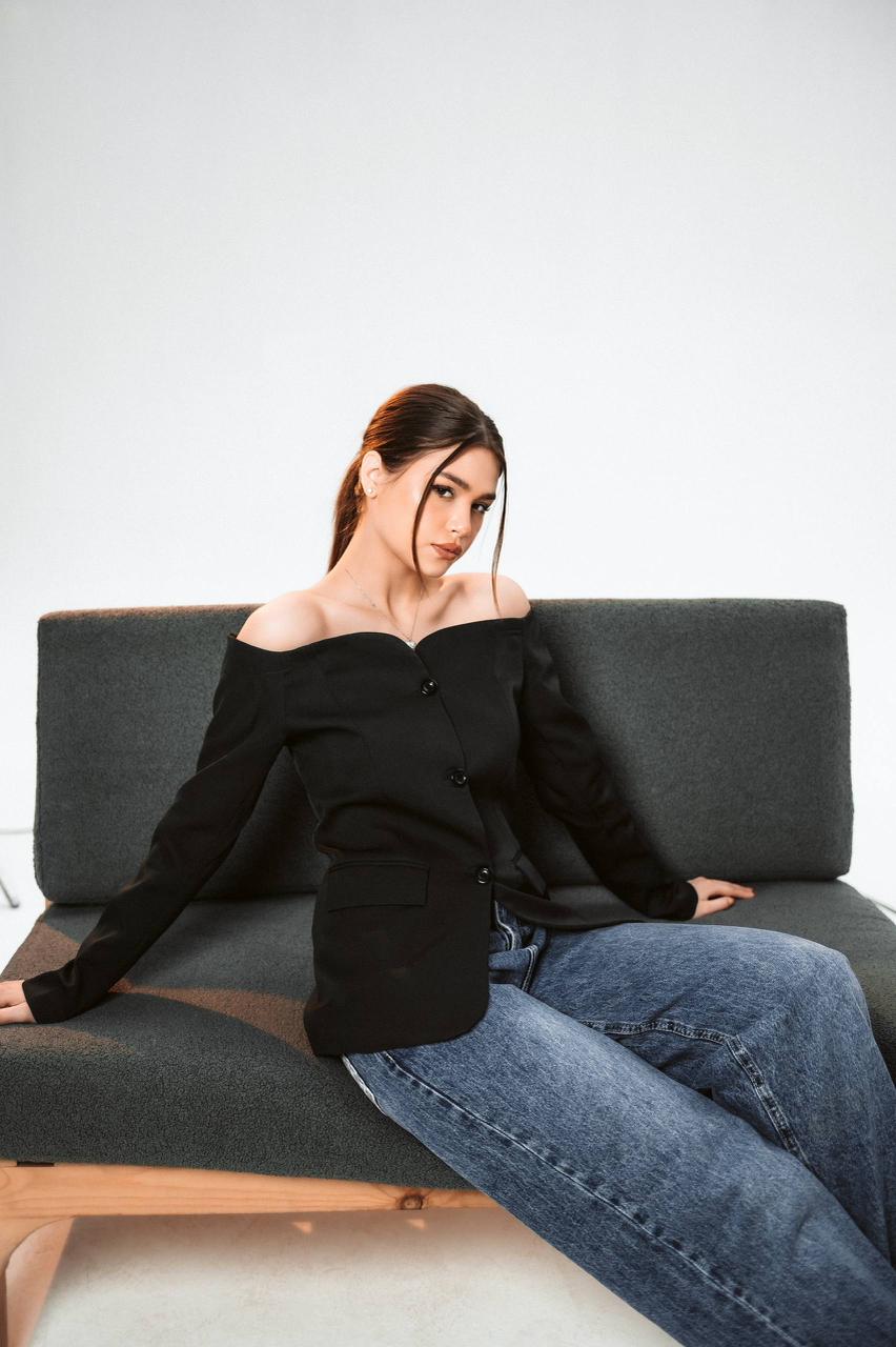 Off-Shoulder blazer